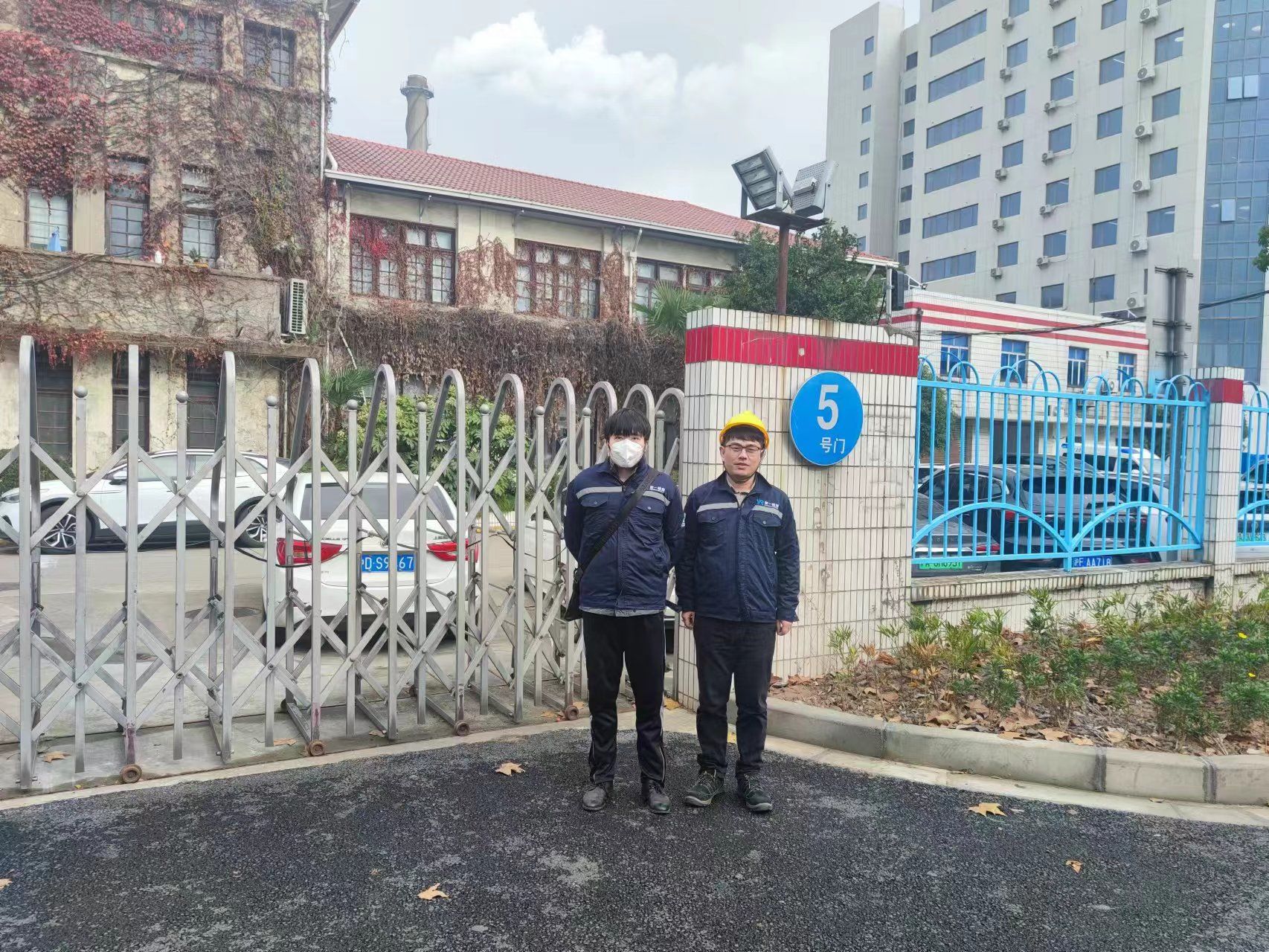 1710922746542.jpg 大門(mén)口照片.jpg